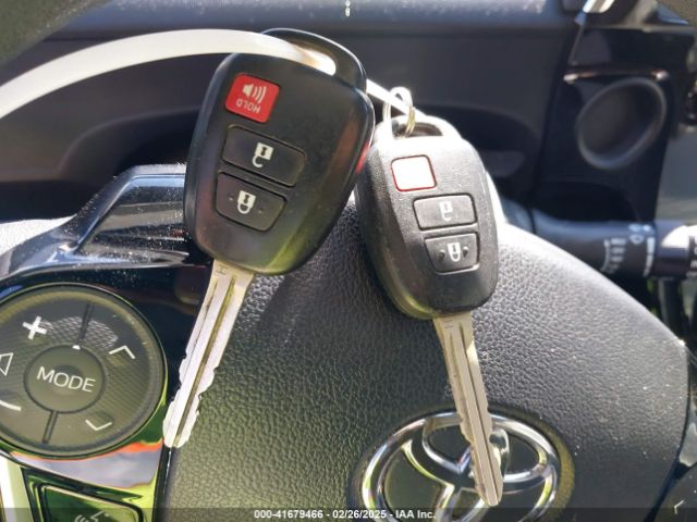 JTDKDTB32J1604571 Toyota Prius C Two