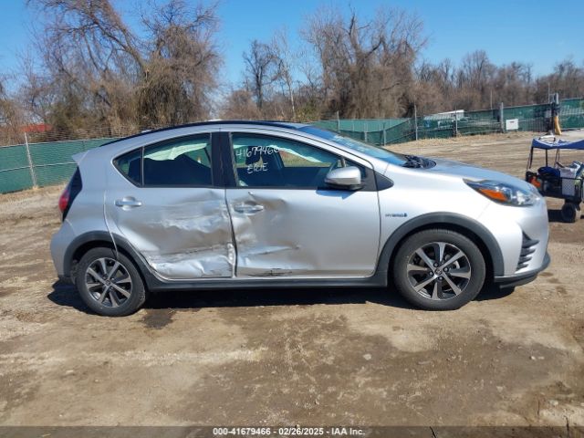 JTDKDTB32J1604571 Toyota Prius C Two