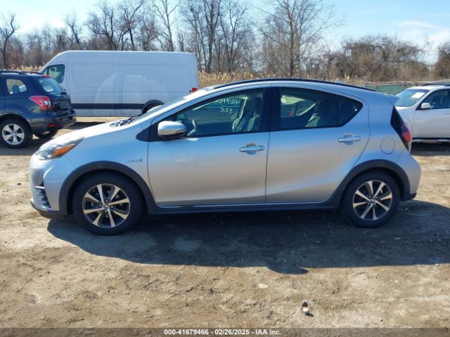 JTDKDTB32J1604571 Toyota Prius C Two