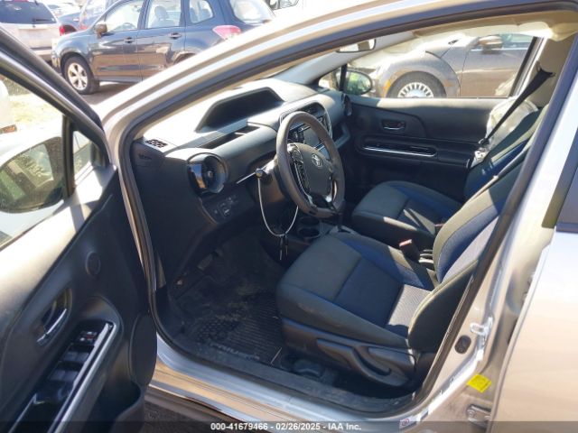 JTDKDTB32J1604571 Toyota Prius C Two