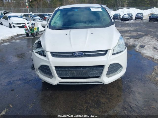 1FMCU9GX7EUD76778 Ford ESCAPE SE