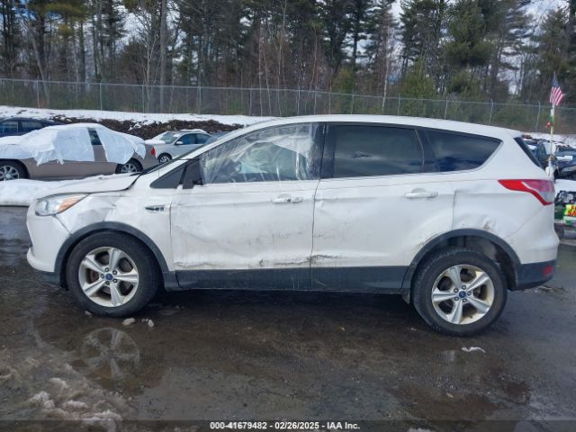 1FMCU9GX7EUD76778 Ford ESCAPE SE