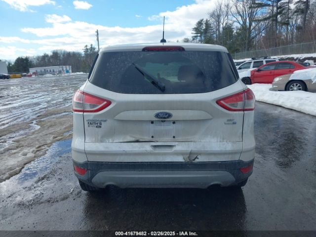 1FMCU9GX7EUD76778 Ford ESCAPE SE