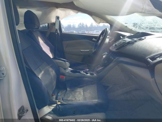 1FMCU9GX7EUD76778 Ford ESCAPE SE