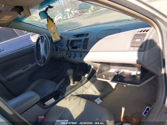 2002 Toyota Camry Le მანქანა იყიდება აუქციონზე, vin: 4T1BE32KX2U002534, აუქციონის ნომერი: 41679607