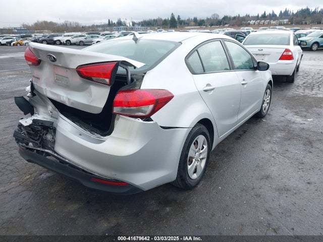 3KPFK4A71JE185806 KIA FORTE LX