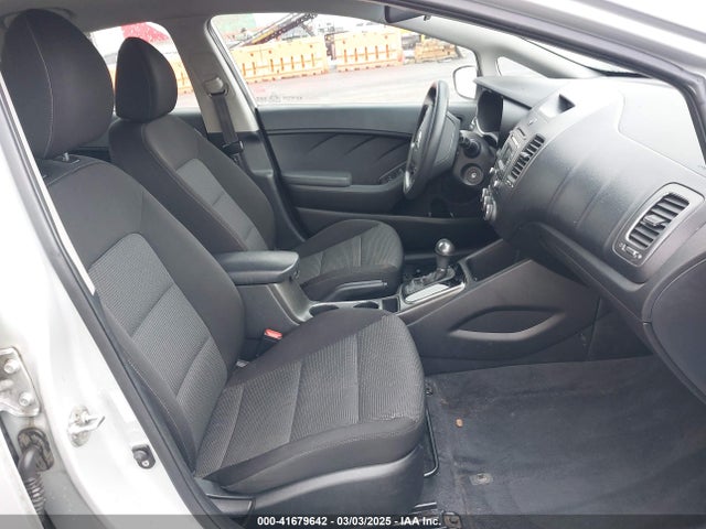 3KPFK4A71JE185806 KIA FORTE LX