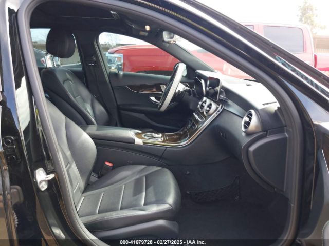 WDDWF8DB1KR483795 Mercedes-Benz C 300