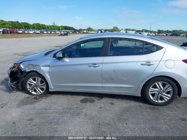Hyundai ELANTRA SEL 2019 5NPD84LF8KH417051 Image 14