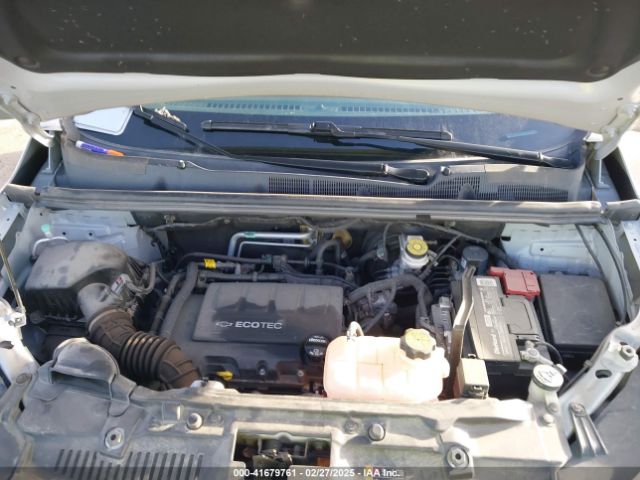 KL7CJNSB8JB607739 Chevrolet TRAX LS