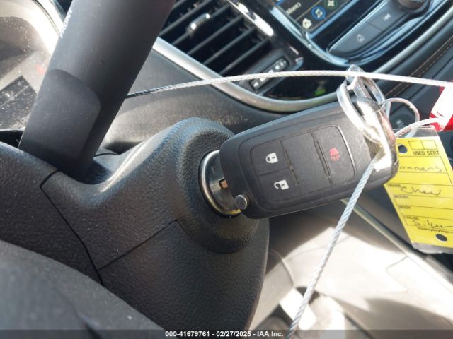 KL7CJNSB8JB607739 Chevrolet TRAX LS