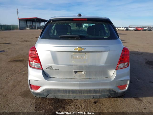 KL7CJNSB8JB607739 Chevrolet TRAX LS