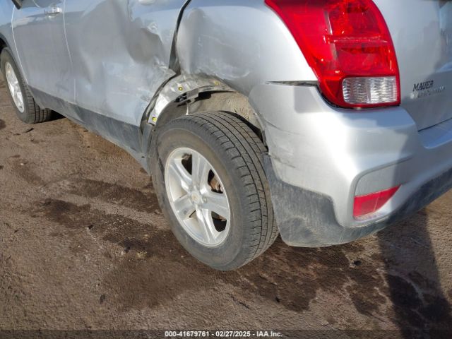 KL7CJNSB8JB607739 Chevrolet TRAX LS