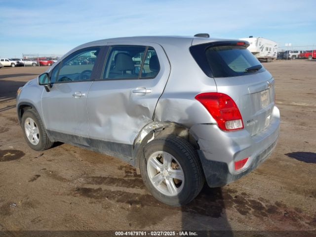 KL7CJNSB8JB607739 Chevrolet TRAX LS