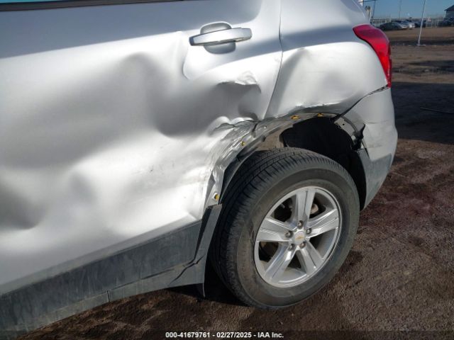 KL7CJNSB8JB607739 Chevrolet TRAX LS