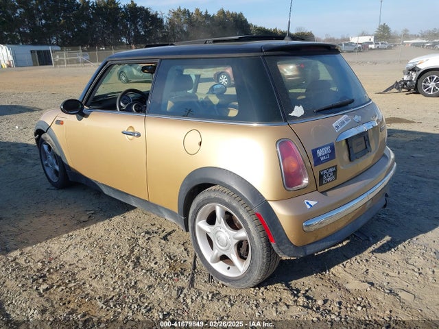 2003 MINI COOPER WMWRC33483TJ50761 Photo 2