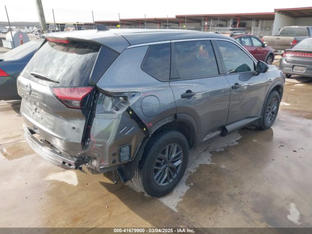 5N1BT3AA6NC715102 Nissan Rogue S Fwd