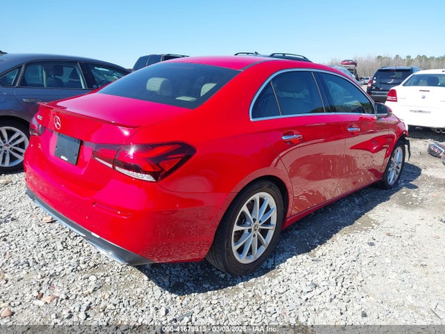 WDD3G4EBXKW025908 Mercedes-Benz A 220