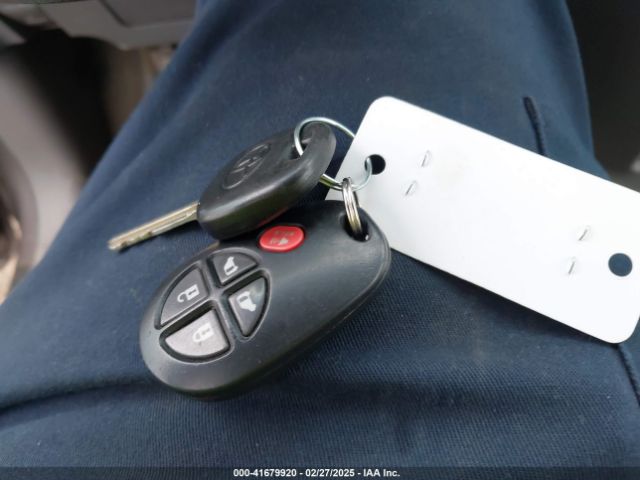 5TDKK3DC2GS714907 Toyota Sienna Le 8 Passenger