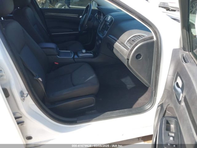 2C3CCAAG0KH505545 Chrysler 300 Touring