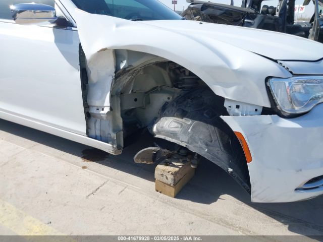 2C3CCAAG0KH505545 Chrysler 300 Touring