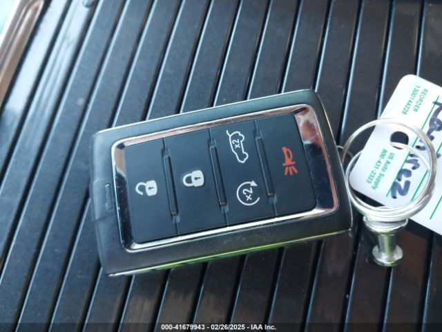 1C4SJVAT0NS206152 Jeep Wagoneer Series I 4x4