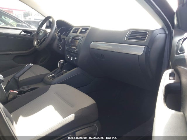 3VW2B7AJ6HM399439 Volkswagen Jetta 1.4t S