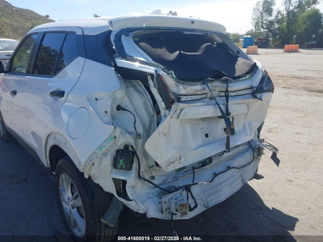 3N1CP5BV1NL498639 Nissan Kicks S Xtronic Cvt