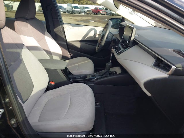 5YFEPMAE4NP324102 Toyota COROLLA LE