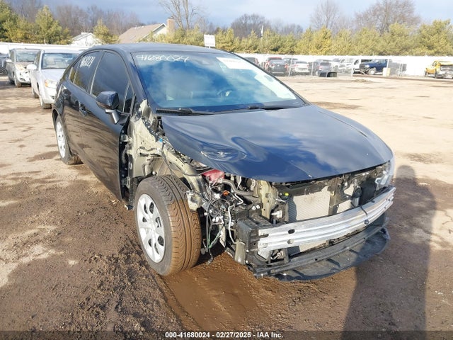 5YFEPMAE4NP324102 Toyota COROLLA LE