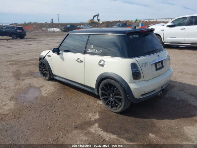 2006 MINI COOPER S WMWRE335X6TL19914 Photo 2