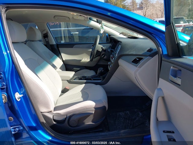 5NPE24AFXJH723028 Hyundai SONATA SE
