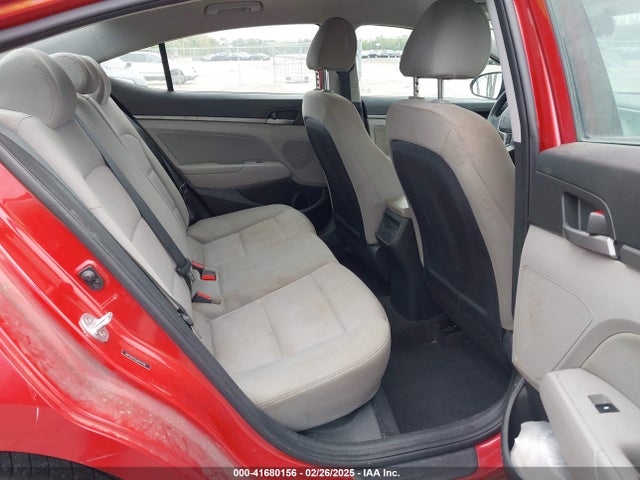 5NPD84LF9JH311710 Hyundai ELANTRA SEL