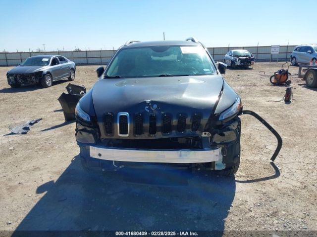 1C4PJMCS1HW525240 Jeep Cherokee Latitude 4x4