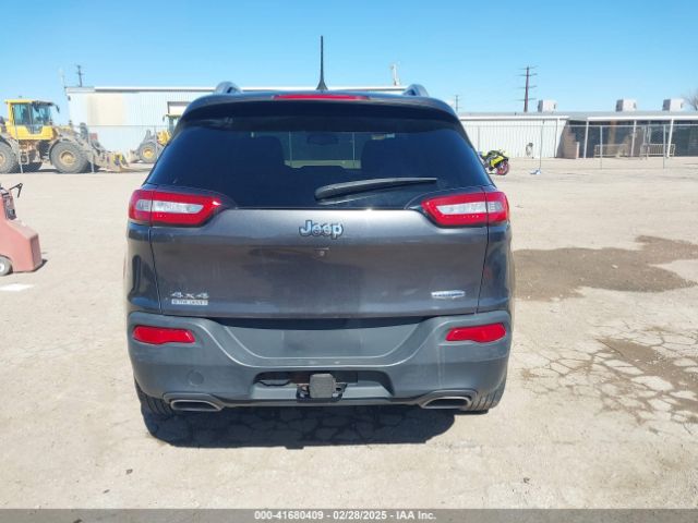 1C4PJMCS1HW525240 Jeep Cherokee Latitude 4x4