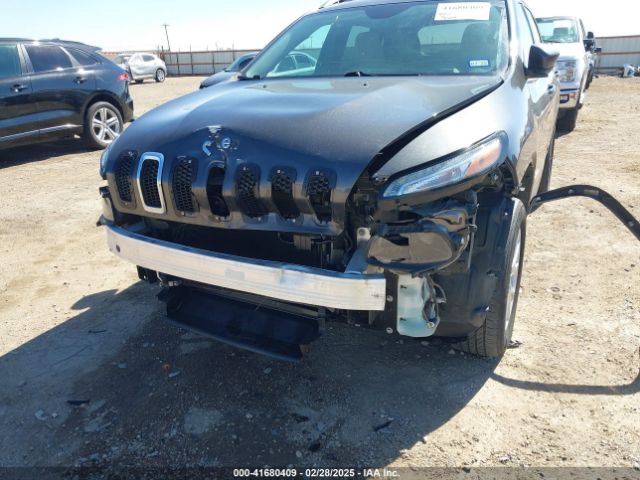 1C4PJMCS1HW525240 Jeep Cherokee Latitude 4x4