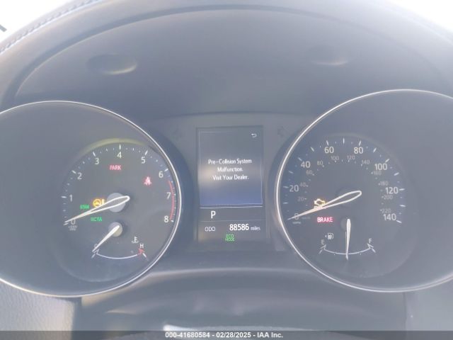 NMTKHMBX3KR094960 Toyota C-HR XLE