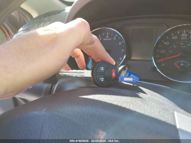JN8AS5MV5EW710697 Nissan Rogue Select S