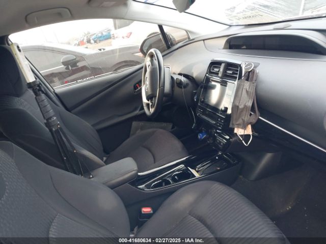 JTDKARFU6H3052795 Toyota Prius Three