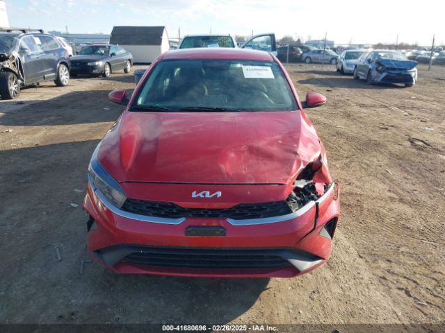 3KPF24AD8RE702827 KIA Forte Lxs
