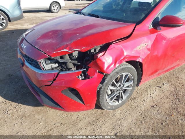3KPF24AD8RE702827 KIA Forte Lxs