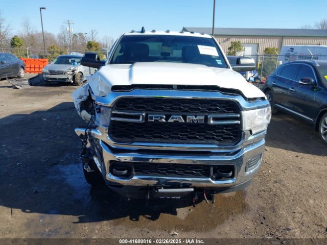 3C6UR5CJ5NG367849 RAM 2500 Tradesman  4x4 6'4 Box