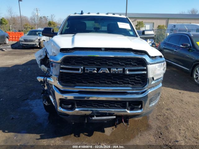 3C6UR5CJ5NG367849 RAM 2500 Tradesman  4x4 6'4 Box