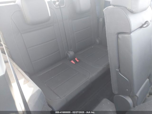 3VV3B7AXXJM088230 Volkswagen Tiguan 2.0t Se/2.0t Sel