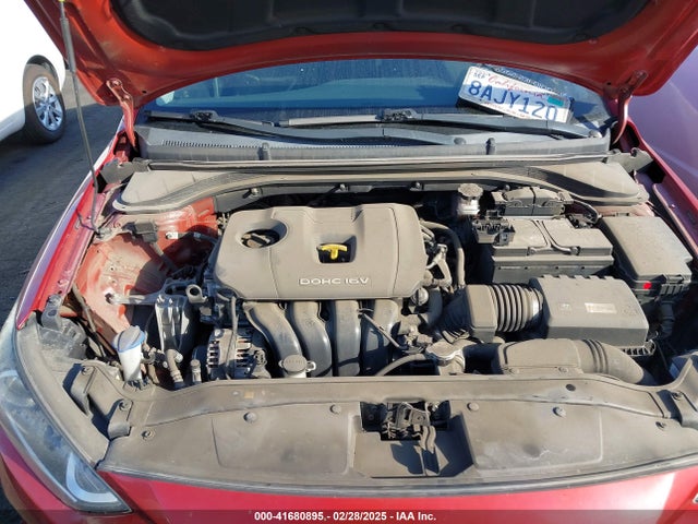 Hyundai Elantra Limited 2017 5NPD84LF6HH077942 Image 10