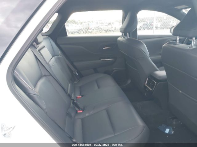 JTDACAAJ6S3008503 Toyota Crown Signia Xle