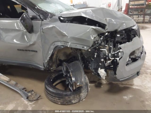 3C4NJDBN5RT588075 Jeep Compass Latitude 4x4