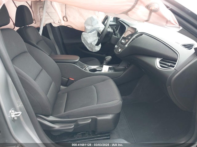 1G1ZD5ST3RF149327 Chevrolet Malibu Fwd 1lt