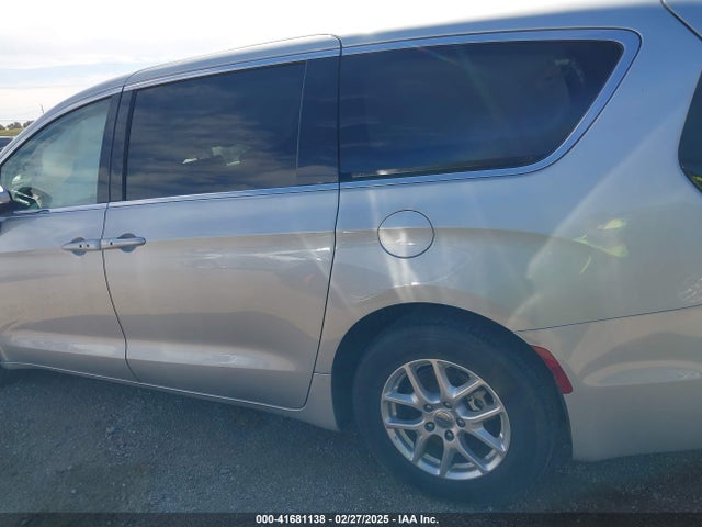 Chrysler Pacifica Touring L 2023 2C4RC1BG3PR532518 Image 14