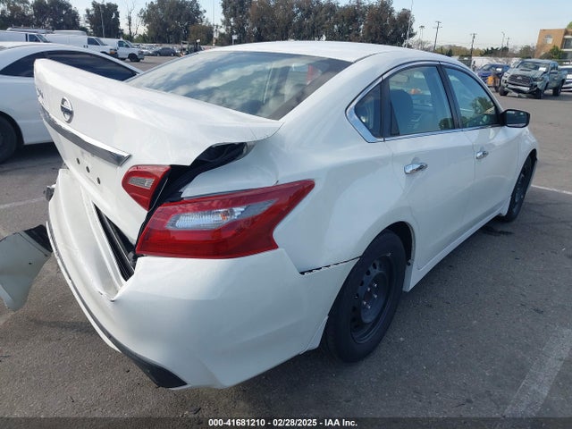 1N4AL3AP5JC122965 Nissan Altima 2.5 S